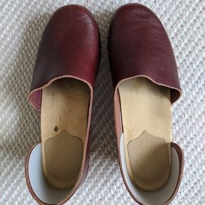 Sandgrens Burgundy D'orsay Clog